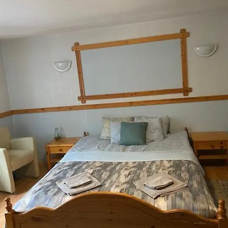 Kuru Guest House Kuru