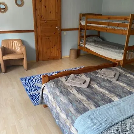 Pensión Kuru Guest House *