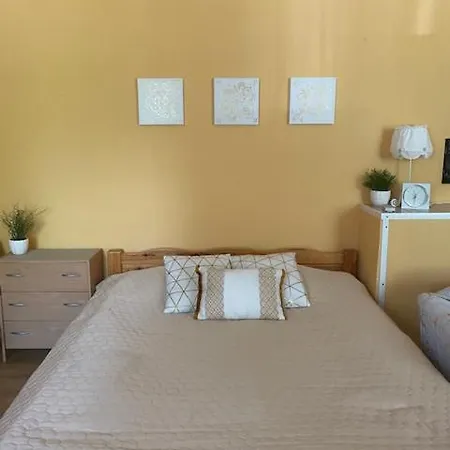 Kuru Guest House
