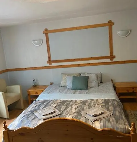 Kuru Guest House Kuru